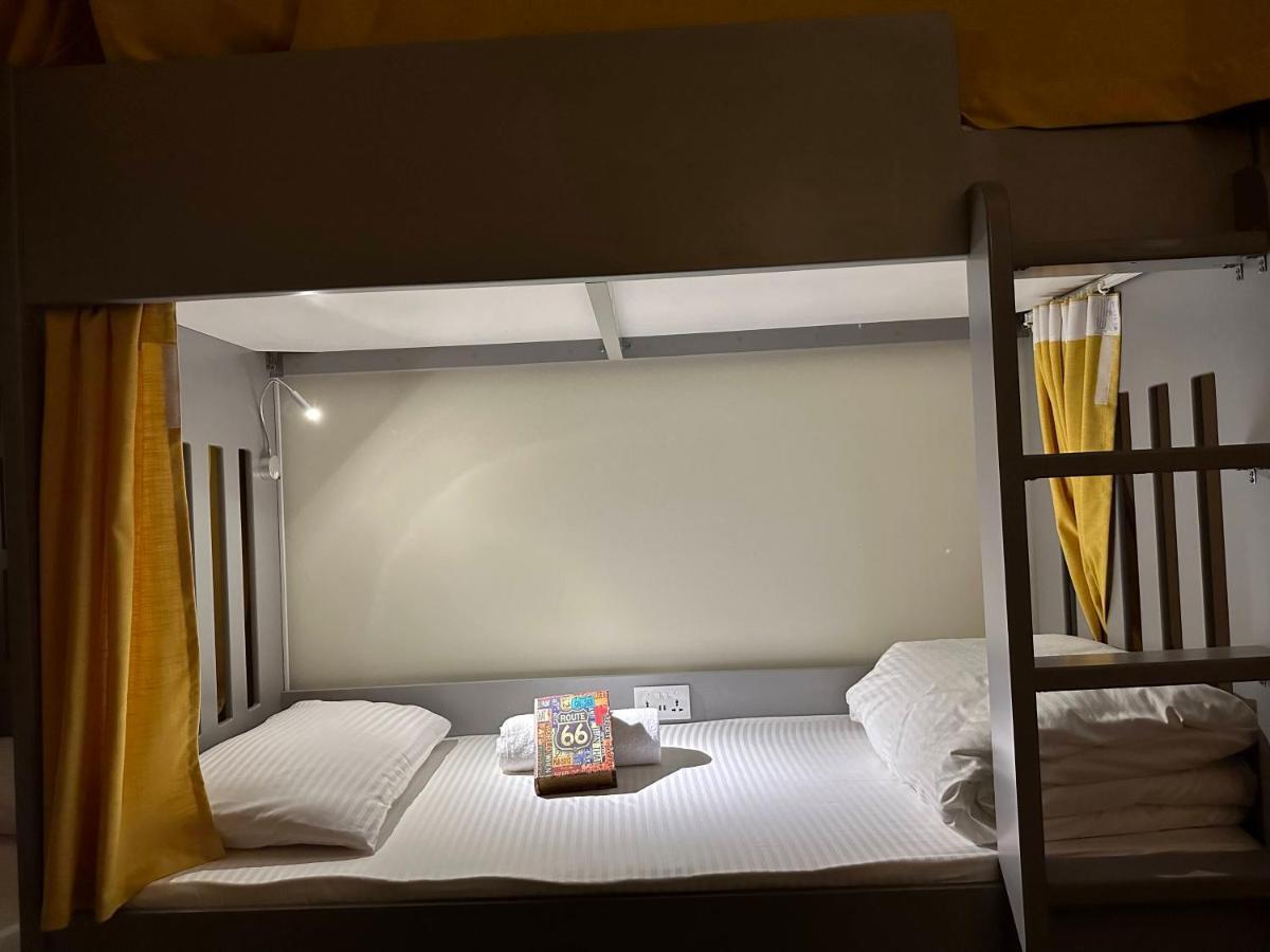 Route 66 Beach Hostel Dubai Exterior photo